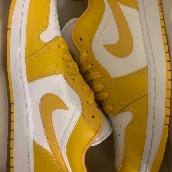 AIR JORDAN 1 LOW POLLEN 553558-171 Sz 8.5 - Picture 8 of 11